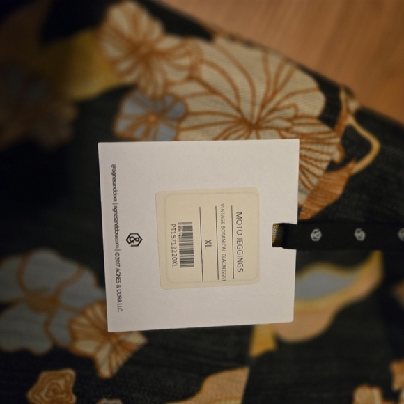 Agnes & Dora Black and Gold Floral Moto Leggings - Picture 2 of 5